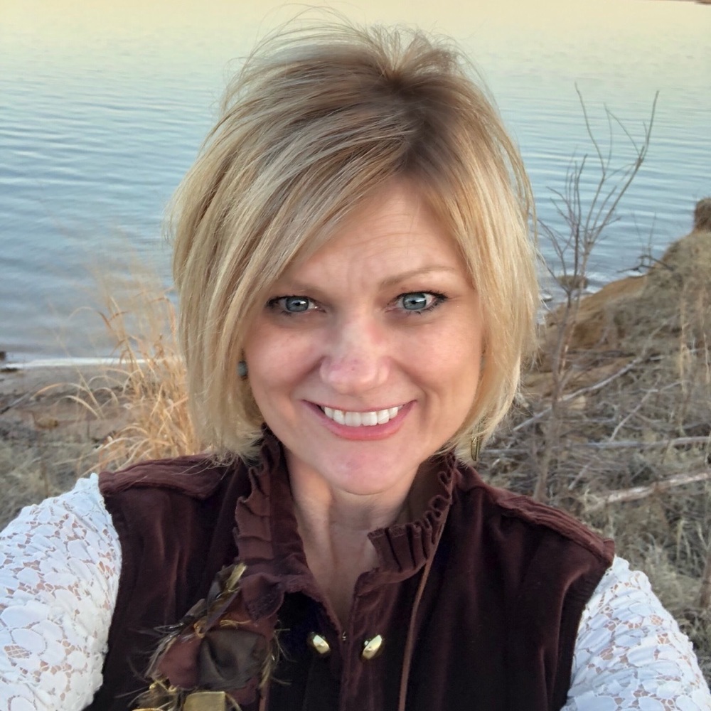 Meet your Posh Ambassador Cheryl